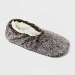 ⭐️ Target Women's Faux Fur Pull-On Slipper Socks - Gray/Brown Size 5-7